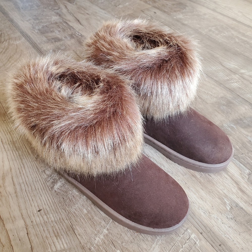 NWOT Ankle Boots with faux fur, by J.Mark, size7